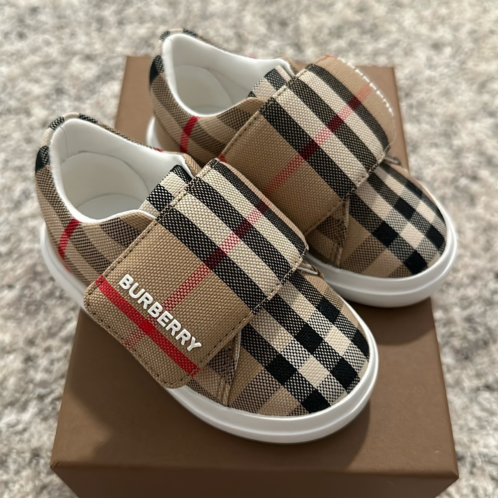 Never been worn baby Burberry shoes! Size 3